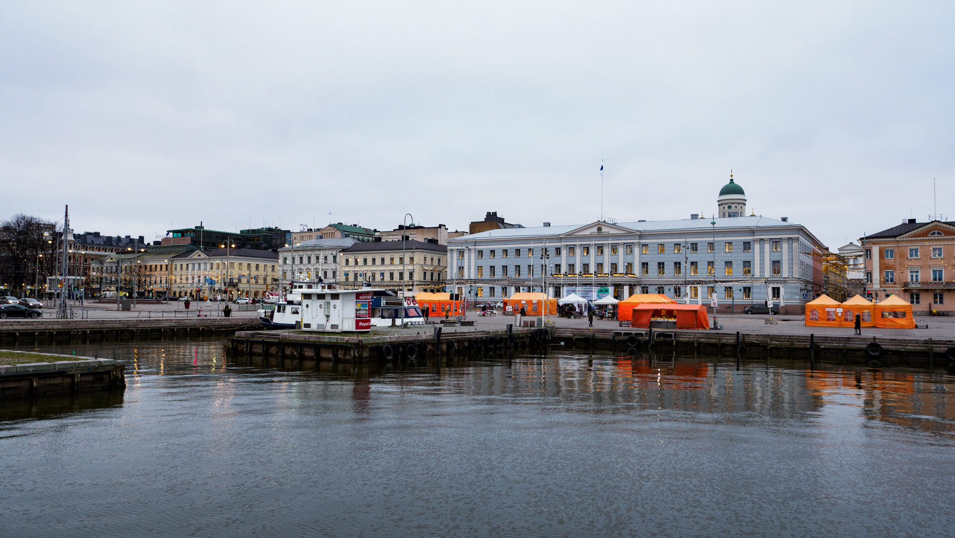 Image photographed with M.Zuiko 12mm f2.0 lens.